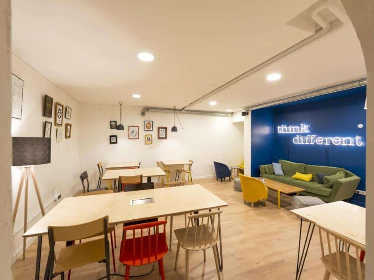 Anticafe-Lyon-salle-think-différent