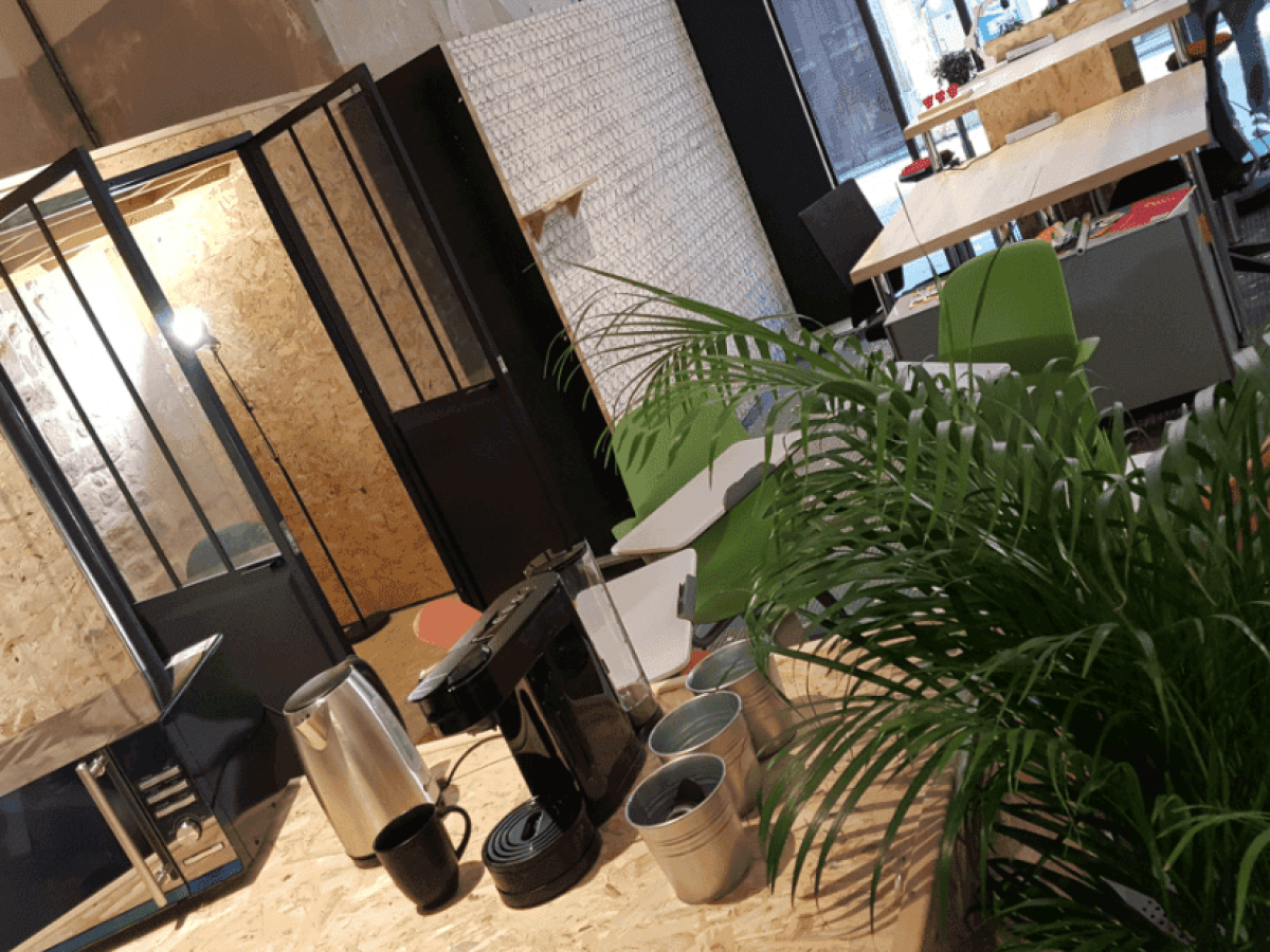 etable-cowork-innov-espace-cafe-carpentras